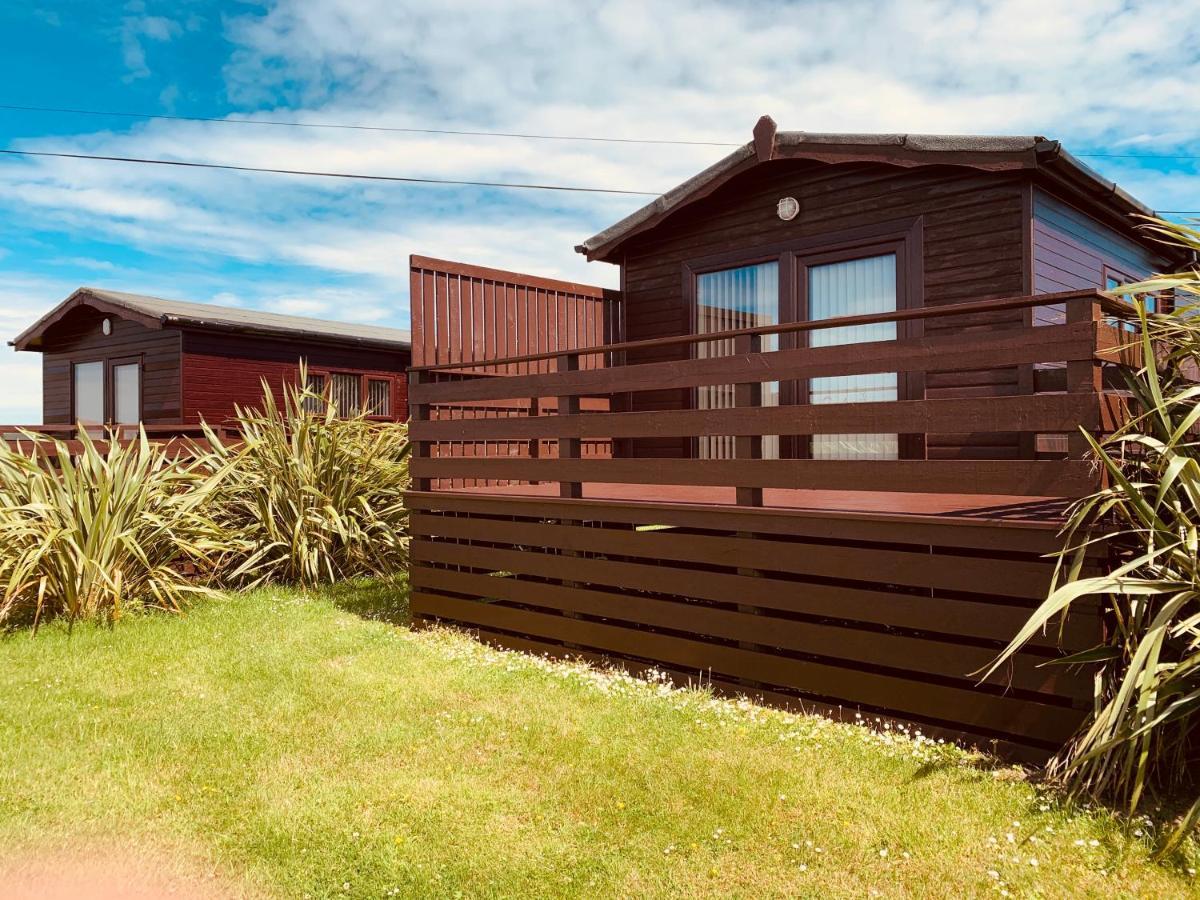Lodge Cabin With Fabulous Views - Farm Holiday ストランラー エクステリア 写真